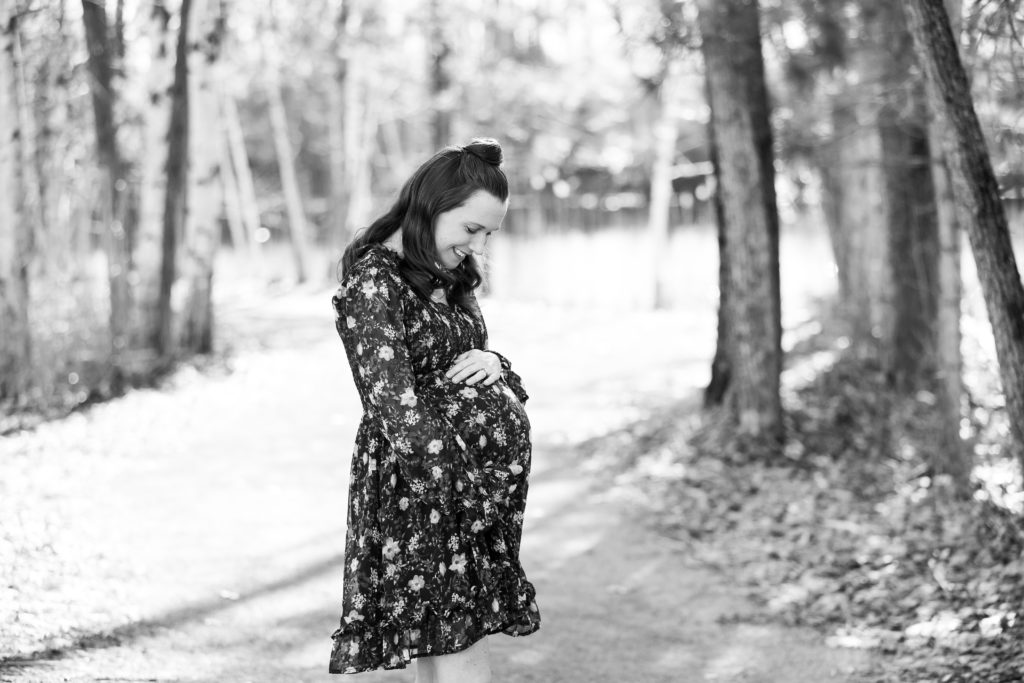 side view black and white maternity photo 