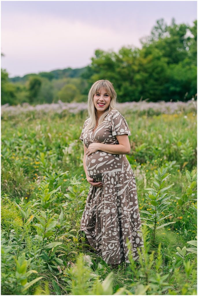 Green field maternity photo 