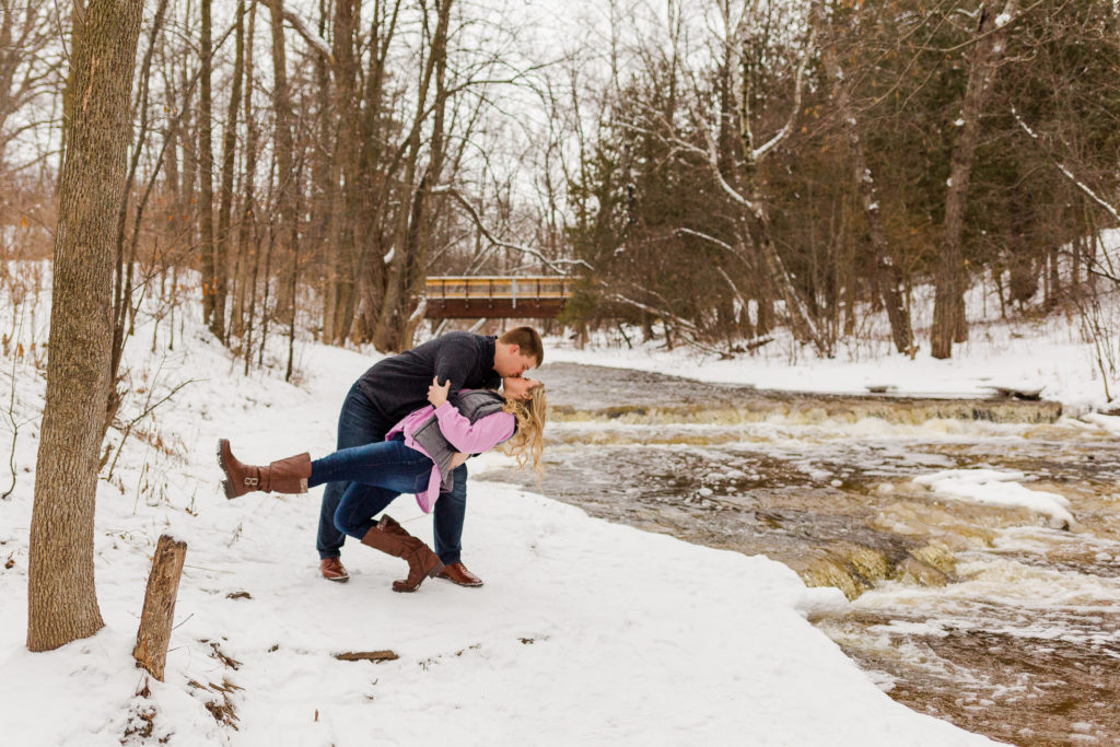 Engagement session dip kiss baird's creek